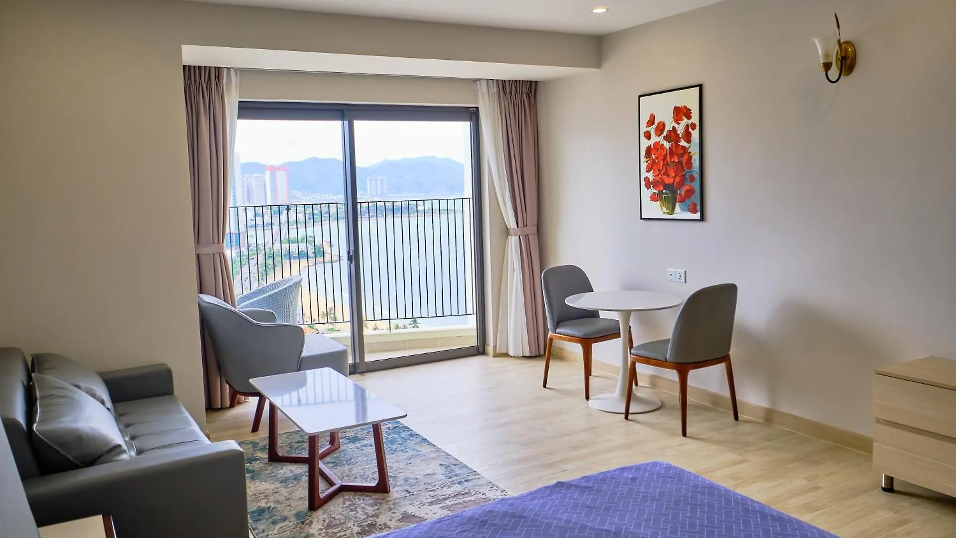 Ocean Sun Apartment - Gold Coast Nha Trang