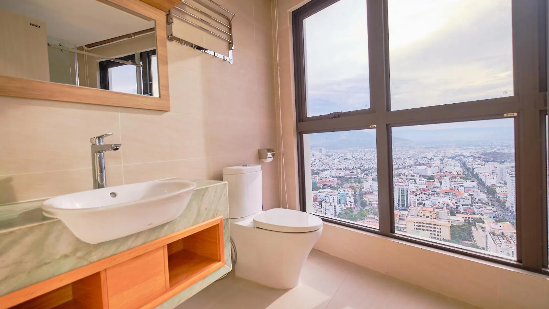 Ocean Sun Apartment - Gold Coast Nha Trang 0*,